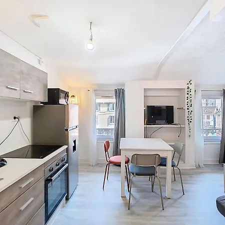 Apartment R'apparts T2, Le Petit Voironet *